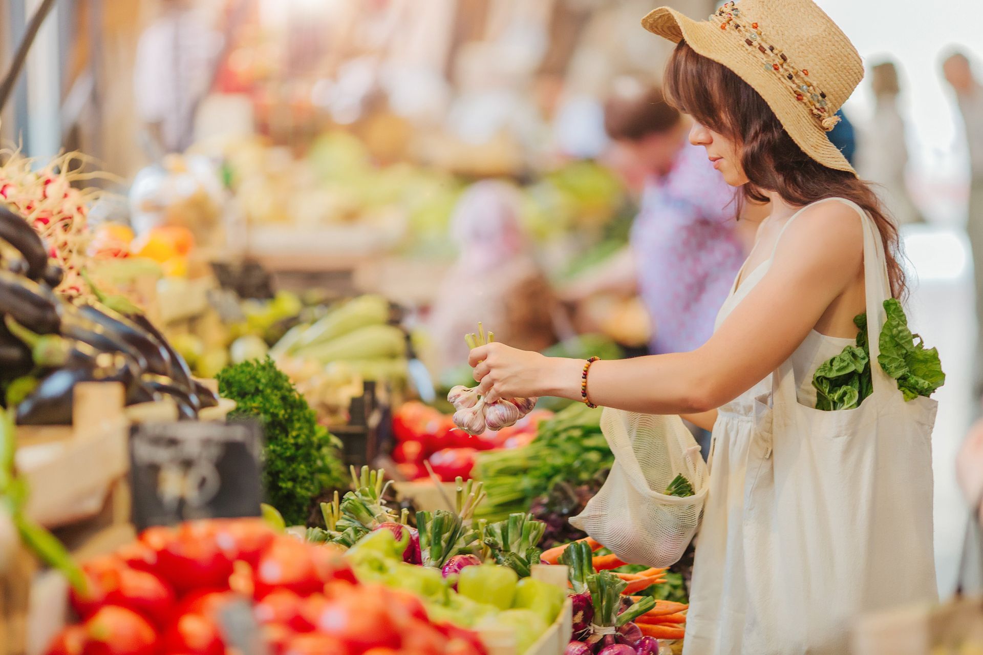 Lady at a farmer's market